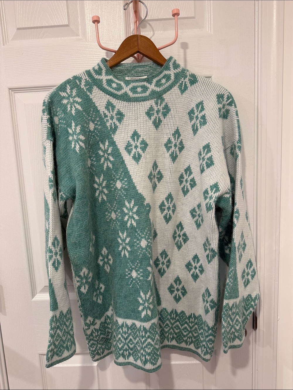Vintage Carriage Court Green Snowflake Fair Isle Knit Sweater Made in USA